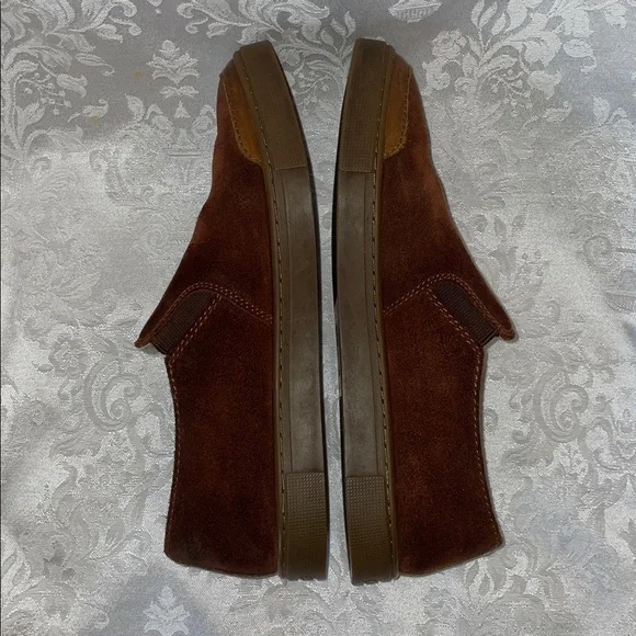 Frye Women’s Rich Brown Suede Slip-Ons.  Size 7.5 M - Picture 4 of 8